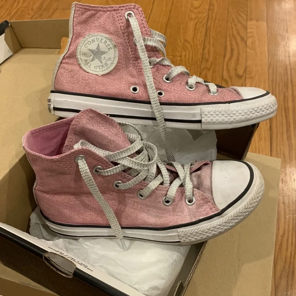 Converse CTAS pink shimmer, silver, girls sz1